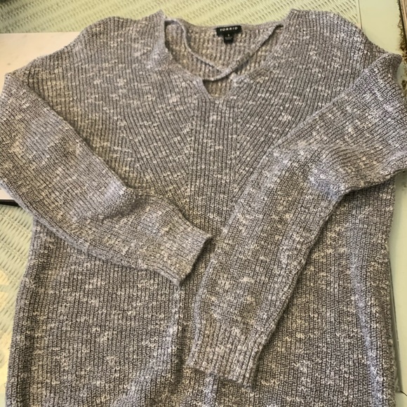 Torrid size 1 Gray sweater with crisscross neck - Picture 6 of 7